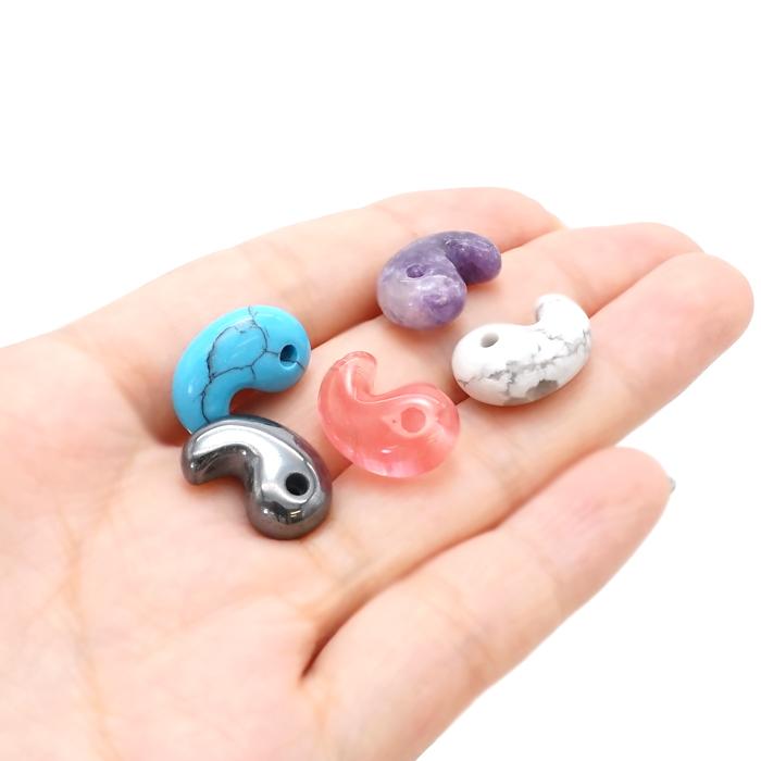 勾玉 中 16mm まがたま マガタマ ビーズ 高品質 ハンドメイド 手作り