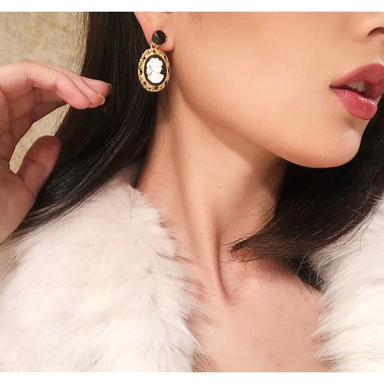 カメオ ピアス アクセサリー 浮き彫り レトロ ヴィンテージ風 : 毒