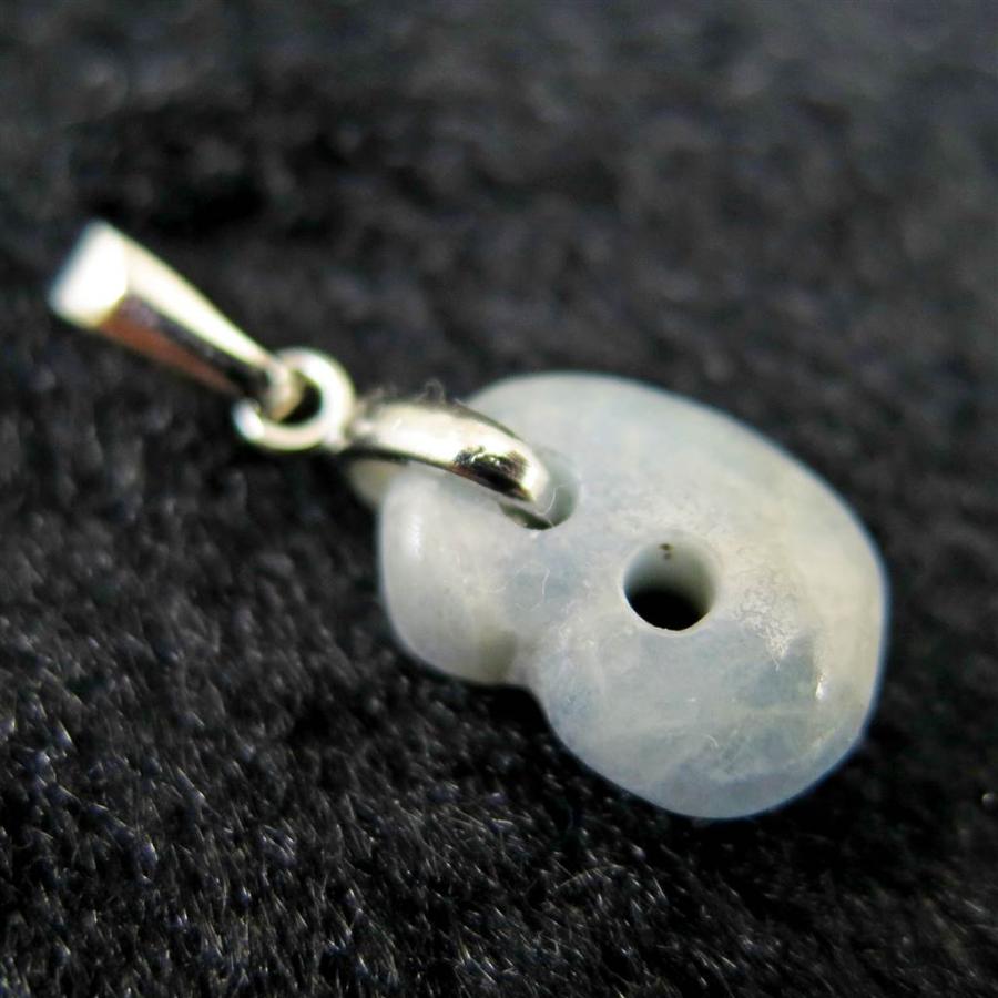 今夜限り】糸魚川翡翠 勾玉 入りコン沢ブルー 原石／青色（入コン沢