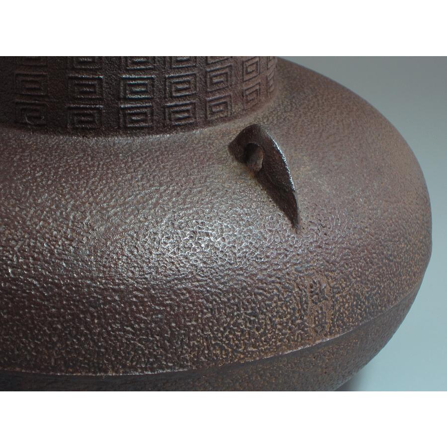 甑口雷紋釜 高橋敬典工房 共箱（炉・風炉兼用） : 茶道具商 越中屋