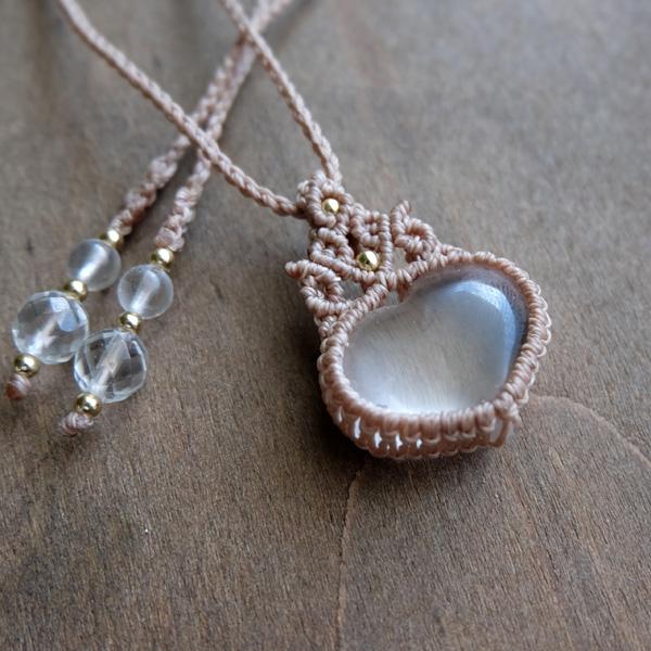 ハート型水晶 天然石マクラメ編みペンダントネックレス （誕生日