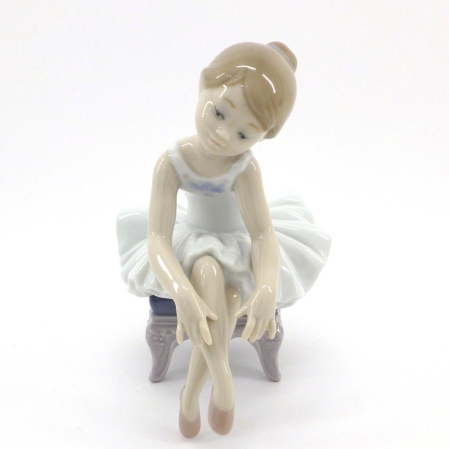 Lladro リヤドロ 8125「リトルバレリーナ(出番前)」 フィギュリン