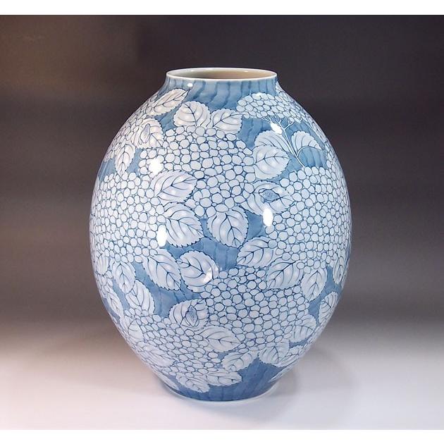 染付紫陽花蛙絵花瓶｜有田焼 陶芸作家 藤井錦彩作 : 有田焼 藤井錦彩窯