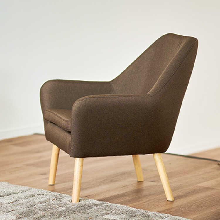 okamura 超高級1人用ソファ 布張りブラウン生地イージーチェア脚メープル
