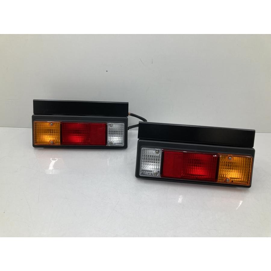 新車外し 三菱ふそう キャンター 純正 テールランプ 左右セット