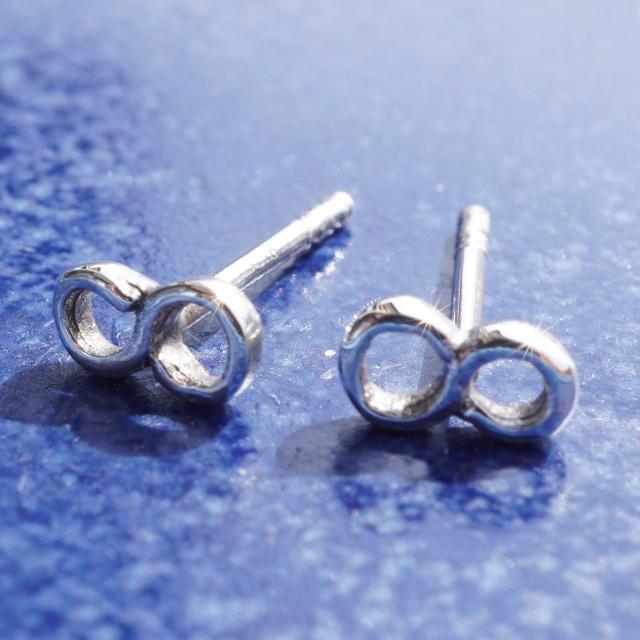 シルバーピアス 八の字 数字の8 無限大∞ シルバー925 silver925