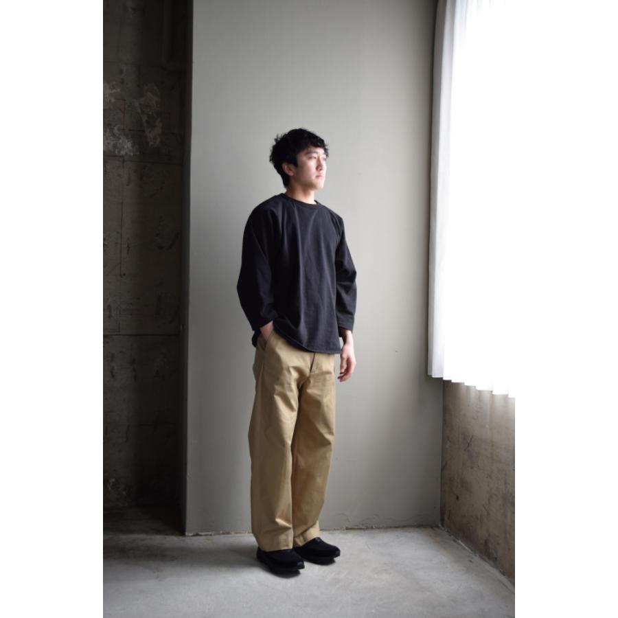 UNIVERSAL PRODUCTS（ユニバーサルプロダクツ） NO TUCK CHINO