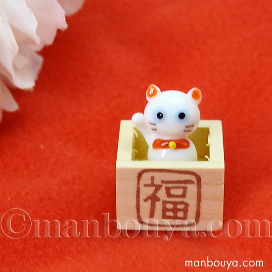 招き猫 ミニチュア ガラス細工 正月 飾り 置物 フォーカート 舛入り白