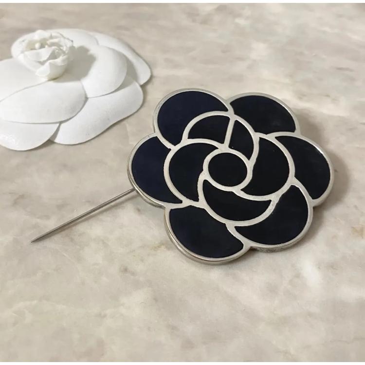 CHANEL（シャネル） ブローチ カメリア フラワー 花 ブラック シルバー