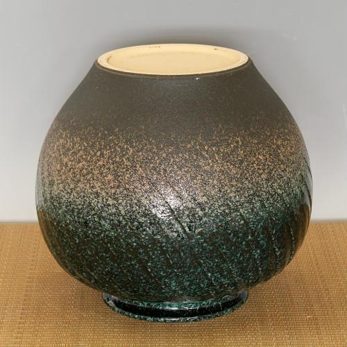 信楽 三彩窯 愛陶作 綺麗なグリーン釉丸型花瓶 2026年最新】三彩窯造の
