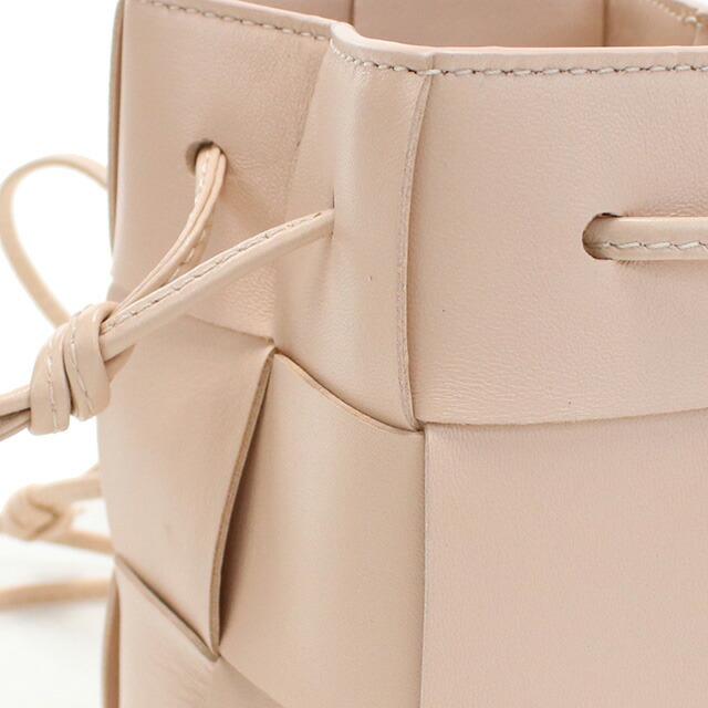 BOTTEGA VENETA（ボッテガ・ヴェネタ） 斜め掛け ショルダーバッグ