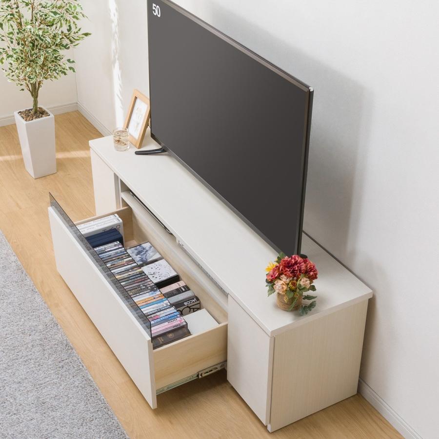 ニトリ ナチュラル テレビ台 150 引き出し式収納 天然木の飾りが魅力の