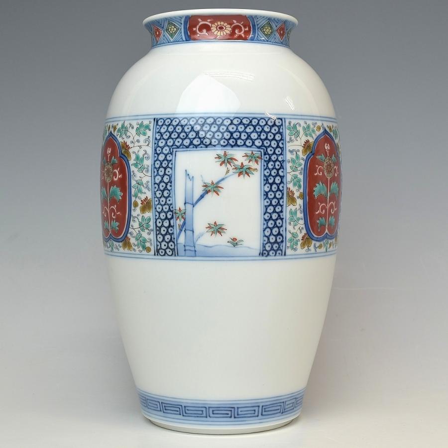 趣楽】 十二代 酒井田柿右衛門本人作 染錦地紋松竹梅画小花瓶 高さ21