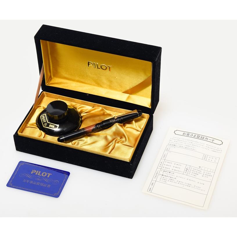 蒔絵万年筆 PILOT(パイロット) 平蒔絵 赤富士 万年筆 M 中字 ペン先14K