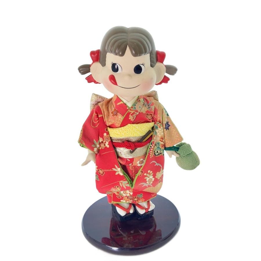 不二家 店頭用ペコちゃん 専用衣装 お正月用の晴れ着 華やかな着物衣装