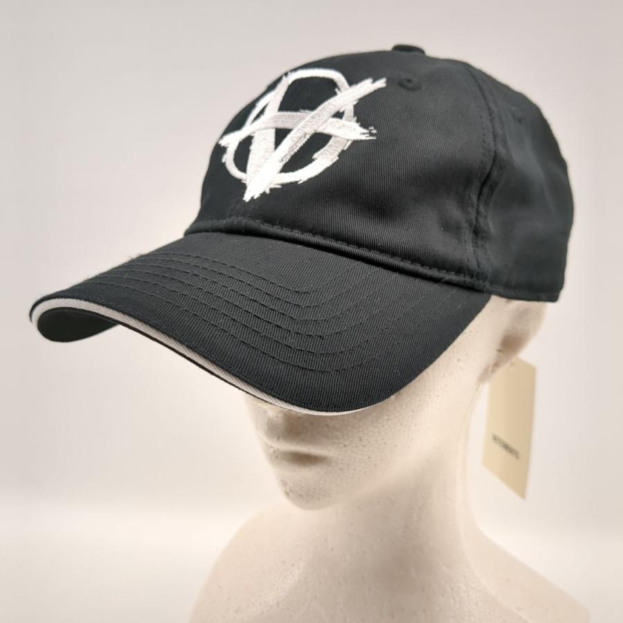 VETEMENTS（ヴェトモン） キャップ ブラック ロゴ 刺繍 ベースボール