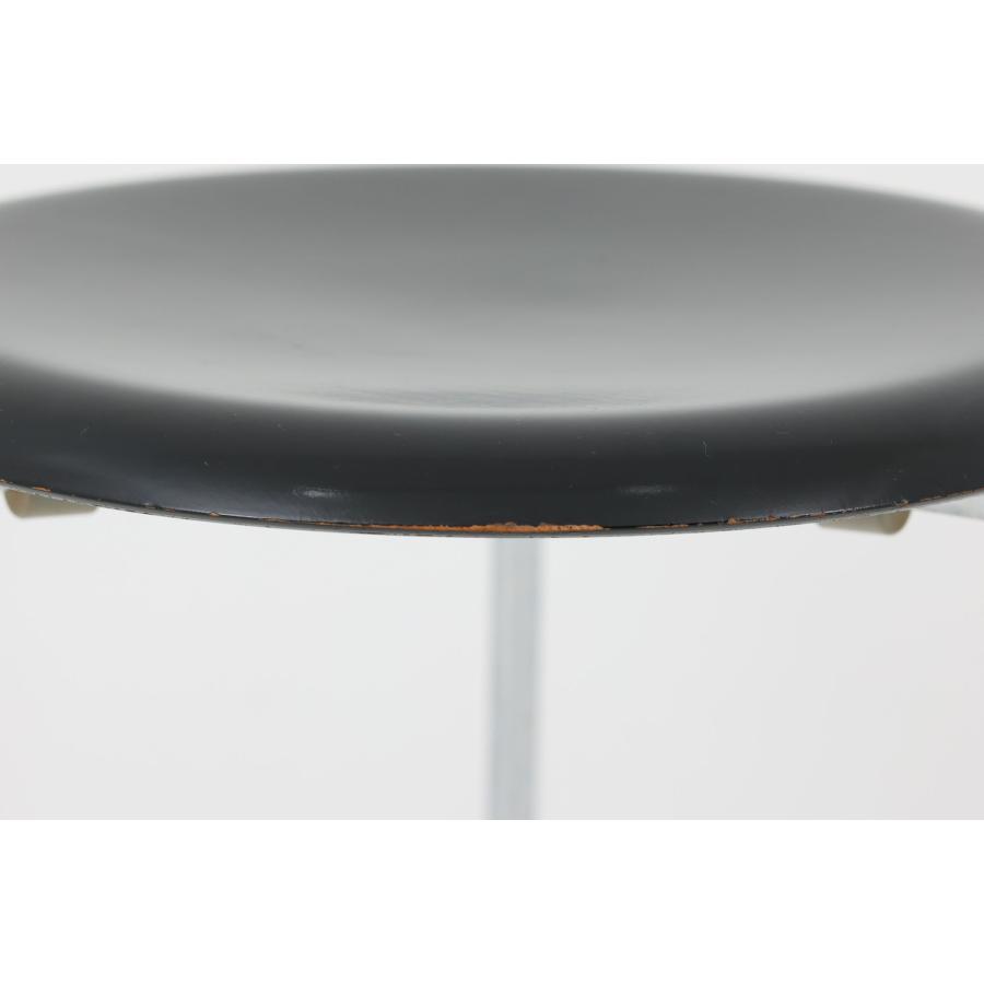 ドットスツール 3本脚 Fritz Hansen(フリッツ ハンセン)社 北欧家具