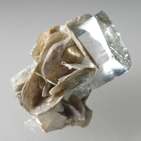 アクアマリン with モスコバイト 結晶 原石 パキスタン産 天然石