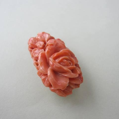 赤珊瑚 天然珊瑚 サンゴ ルース 薔薇 バラ 花 彫刻 帯留 ブローチ 赤