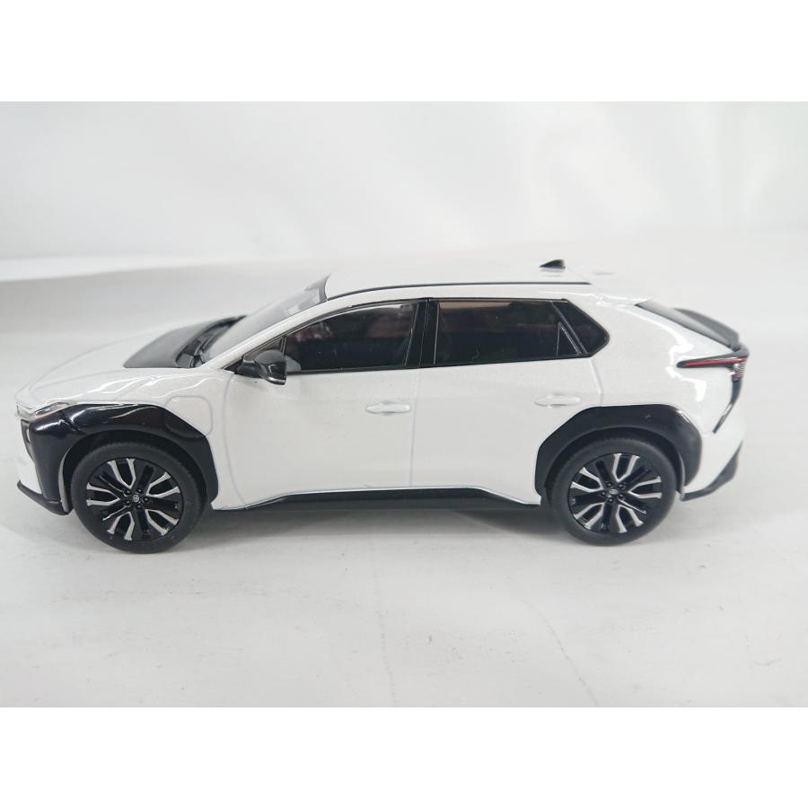 トヨタ（TOYOTA） 新型bZ4X ビーズィーフォーエックス SUV ミニカー