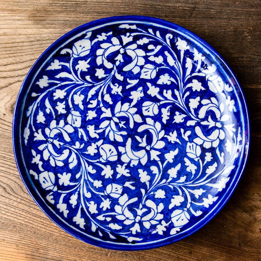 中国 青いドラゴン模様の陶器皿 大皿 中国 青いドラゴン模様の陶器皿