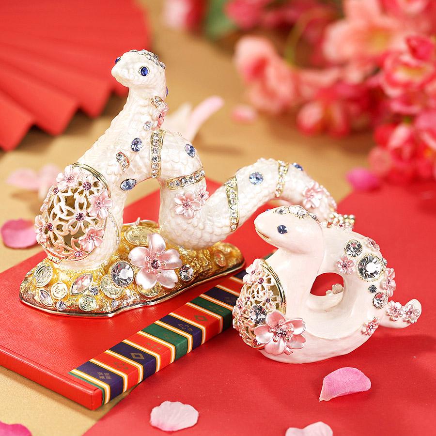 東京銀座PICALS 【正規品】＜桜白蛇＞白蛇 巳年 干支の置物 さくら