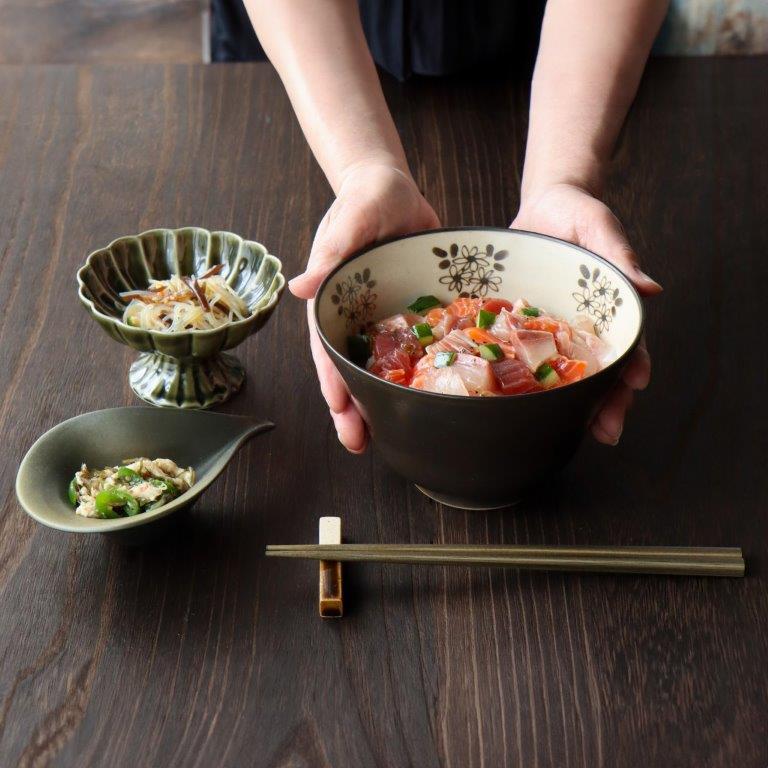 伊万里焼のどんぶり鉢 楽天市場】多様鉢 古伊万里 磁器 有田焼 小丼