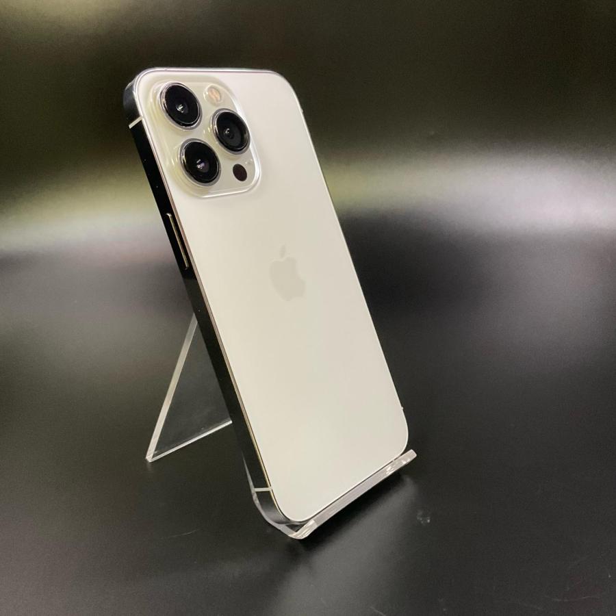 り*う様 【年内削除】iPhone13 ホワイト 付属品完備 SIMロック解除済み