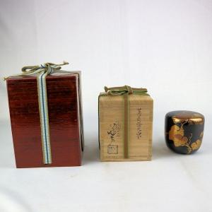 桐竹蒔絵黒平棗 鵬雲斎在判箱 岡田表寛造 共箱 : 茶道具商 越中屋