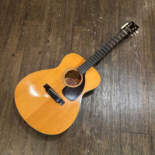 YAMAHA（ヤマハ） Yamaha FG-110 Red Label Acoustic Guitar