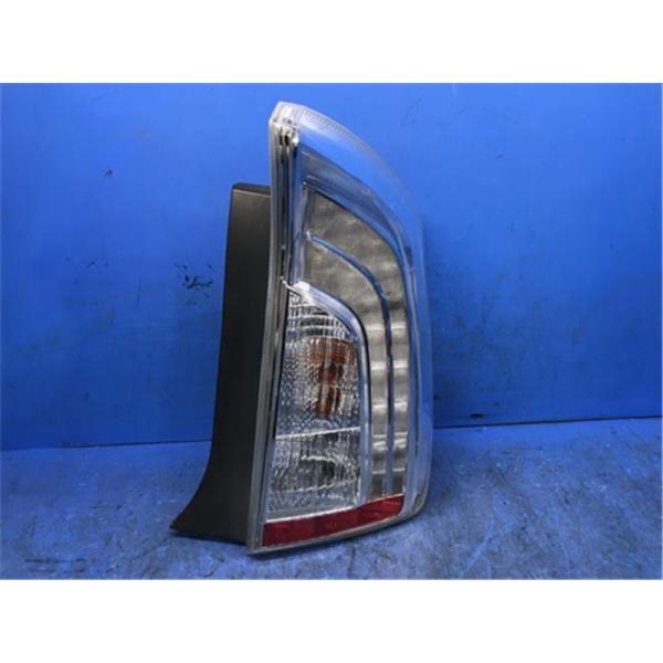 トヨタ 純正 プリウス 《 ZVW35 》 右テールランプ 81550-47200 P82100