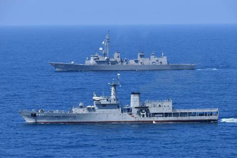 海自、スリランカ海軍と親善訓練を実施（10月31日）｜Jディフェンス