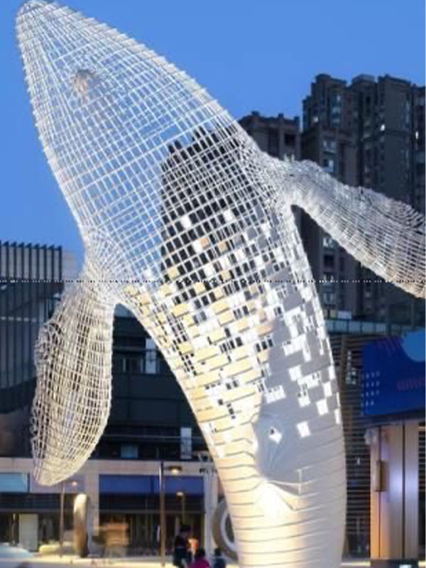 フランス 彫刻デキャンタ 厚みあるクリスタルに芸術的シルバー装飾 重