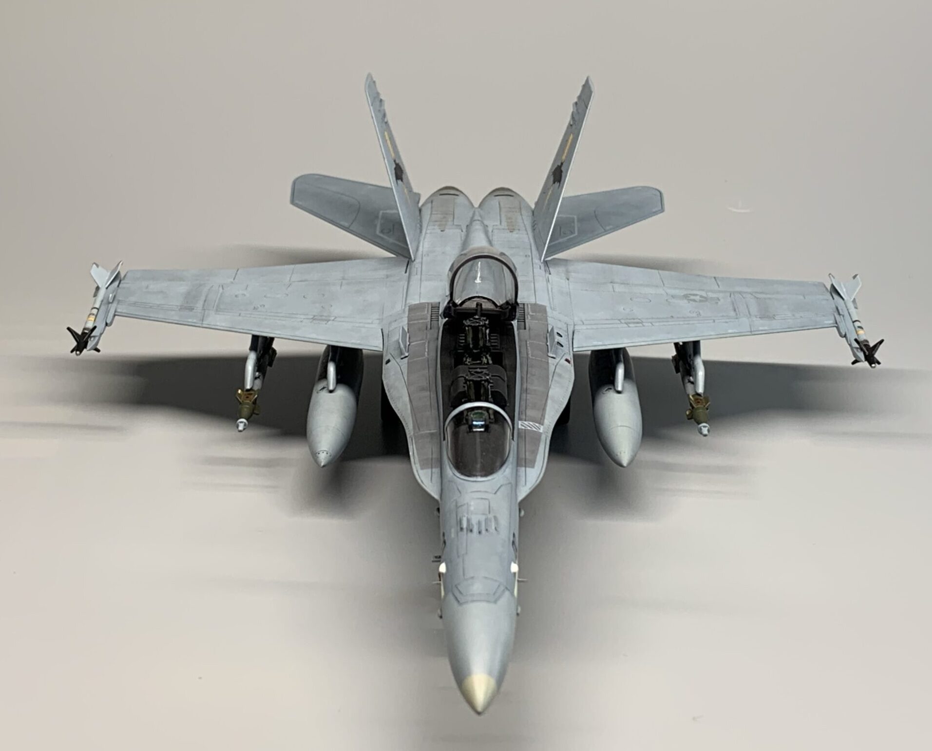 アカデミー 1/72 F/A-18D HORNET | JUNSANのミニチュア航空博物館