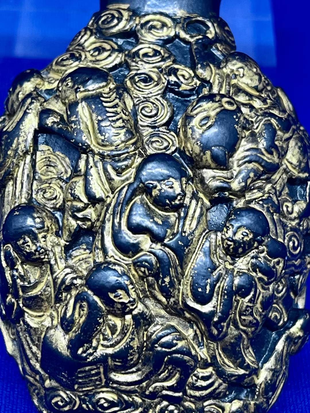 乾隆年制”款瓷雕18罗汉鼻烟壶- Jade Art Auction - Antique and