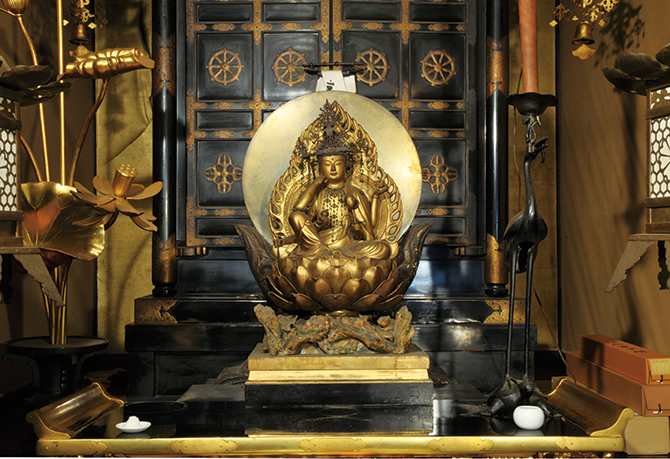 ☆b577、観世音菩薩座像 苦悩を観じて救済するとされる慈悲深い