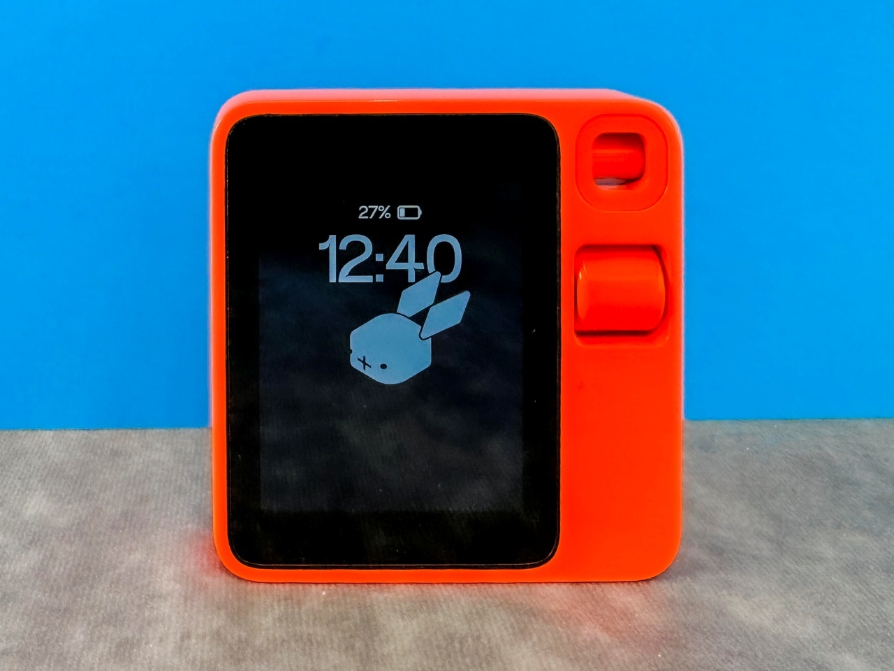 rabbit r1」を1日使ってみた--ビジュアル検索は秀逸だが気になる点も