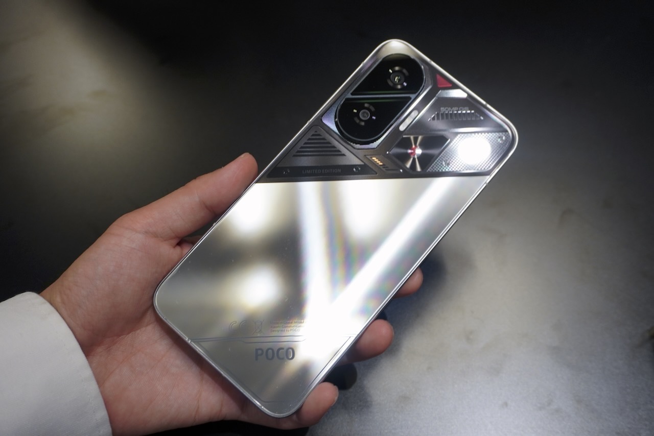 POCO F7 シルバー 256GB 本体（充電器なし） POCO F7｜価格比較・SIM