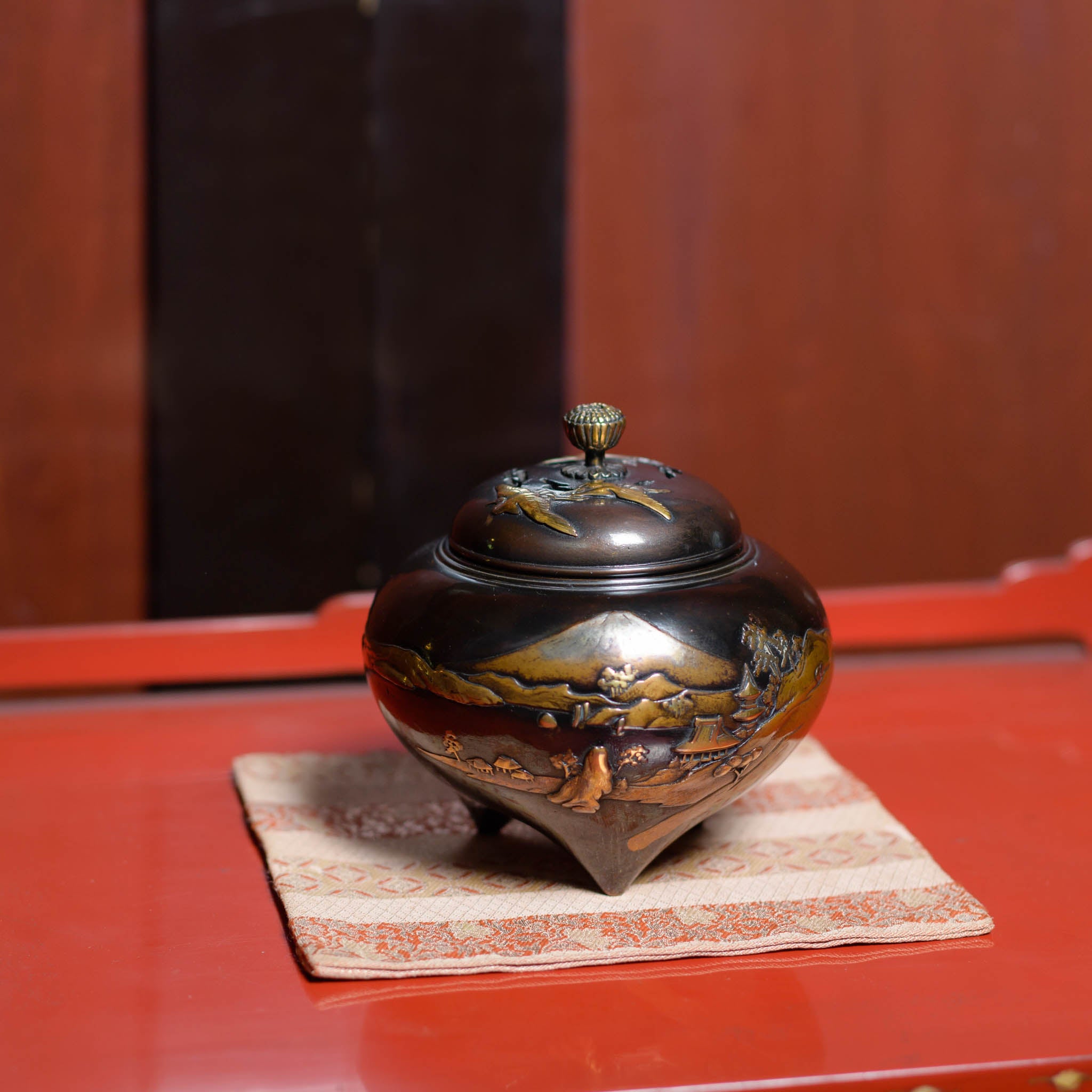 香炉⁄香器『高岡銅器龍足雲龍蓋香炉⁄純金箔仕上銅製