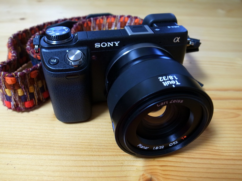 カールツァイス Carl Zeiss Touit 1.8/32 X-mount レンズ 元箱付き中古