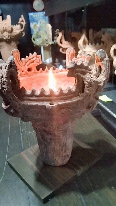 火焔型土器レプリカ JMK09 高さ270mm 幅240mm 重さ3.4kg 火焔型