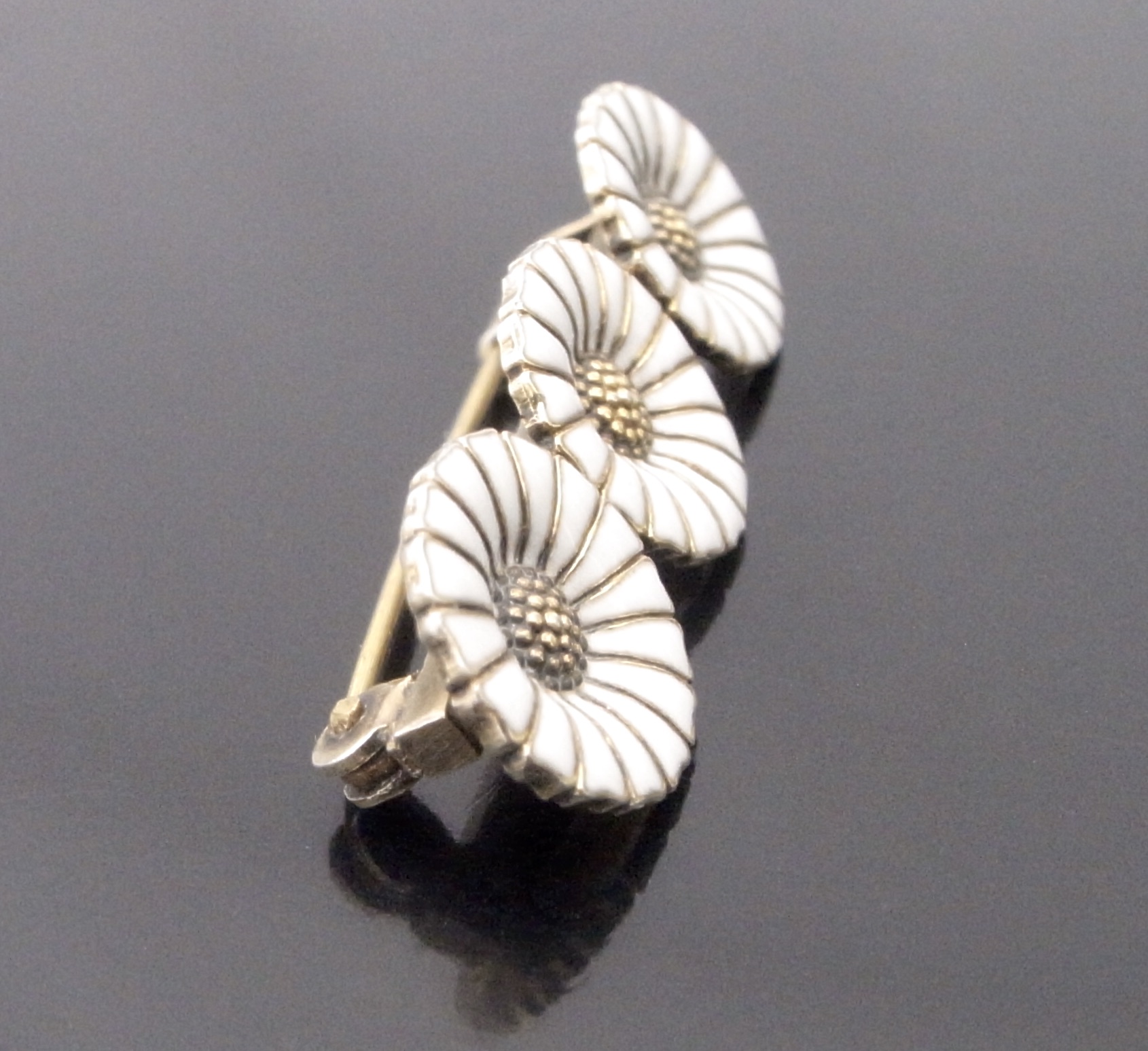 Anton Michelsen デイジー フラワー シルバー ブローチ Anton