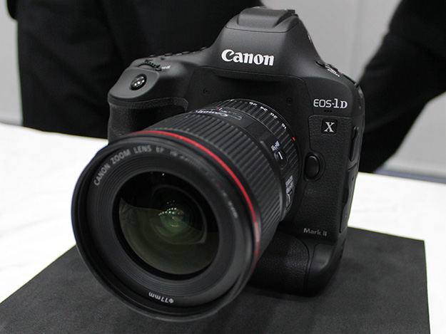 キヤノン、4K/60p動画撮影が可能なデジタル一眼レフカメラ「EOS-1D X
