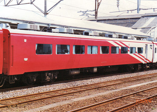 JR東日本 14系700番台 欧風客車「スーパーエクスプレスレインボー