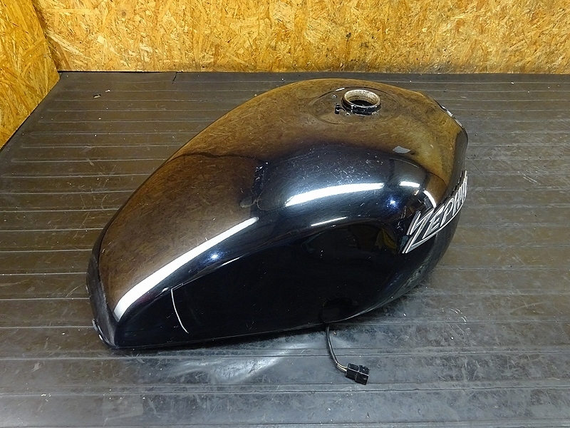 ゼファー1100 ガソリンタンク ゼファー1100 ガソリンタンク 純正 2025