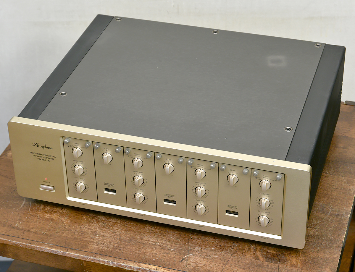 Accuphase F-25 チャンネルデバイダー 4WAY 250-500-7000Hz ボード付き