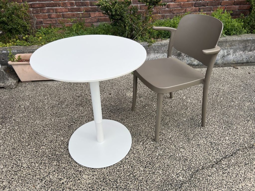 Lapalma BRIO ガス圧式昇降丸テーブルロータイプ