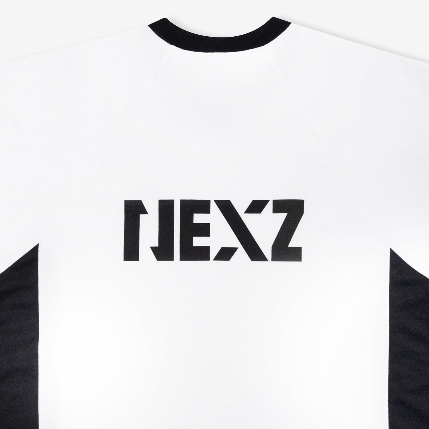 T-SHIRT / WHITE【S】/ NEXZ『SHOWCASE 2024 “Ride the Vibe”』 – JYP