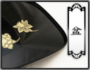 輪島塗重箱 角形 二段 胴張り形-椿の高蒔絵仕上げ- [内朱色/外黒タメ色