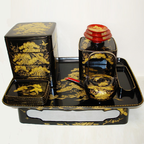 輪島塗 屠蘇器セット -松竹梅鶴亀の沈金仕上げ- [黒色]｜輪島市の